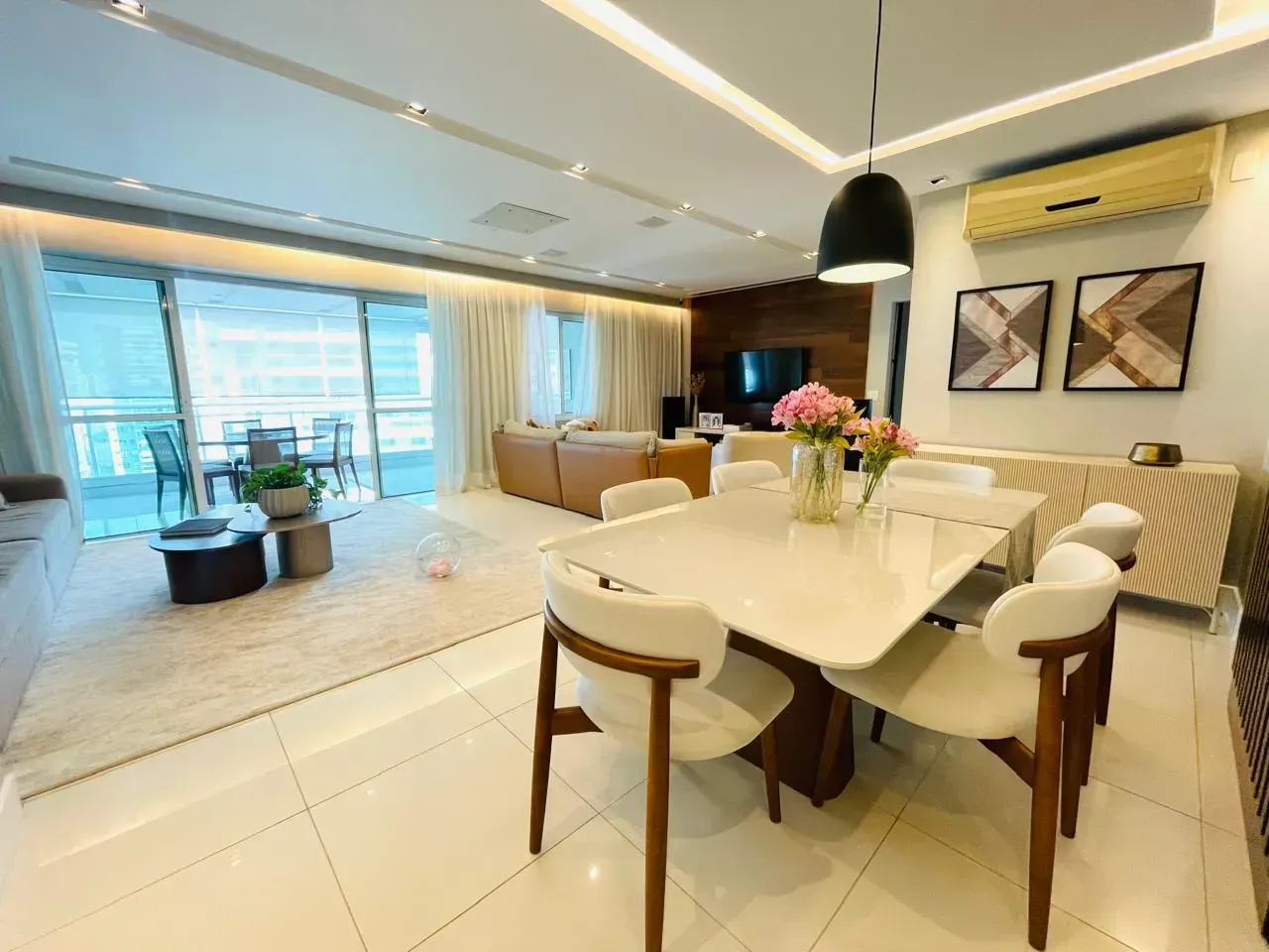 Furnished apartment with 3 bedrooms and 4 bathrooms — photo 11