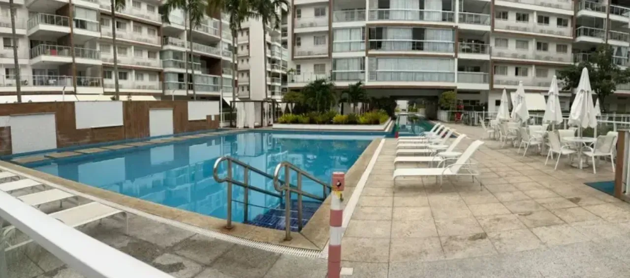 2-bedroom apartment with a closed kitchen and balcony — photo 7