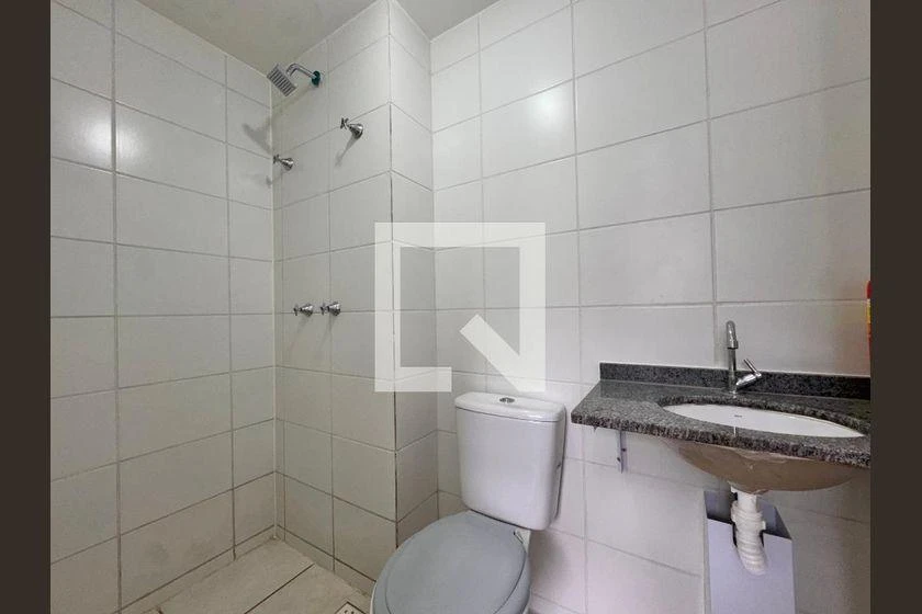 2-bedroom apartment in a building with a gym — photo 15
