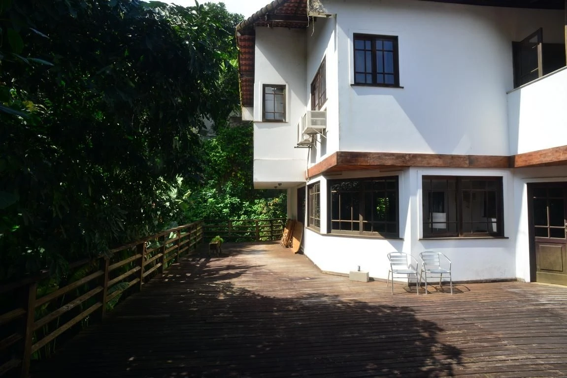 Casa mobiliada com 6 quartos e 5 suítes, com jardim — photo 90