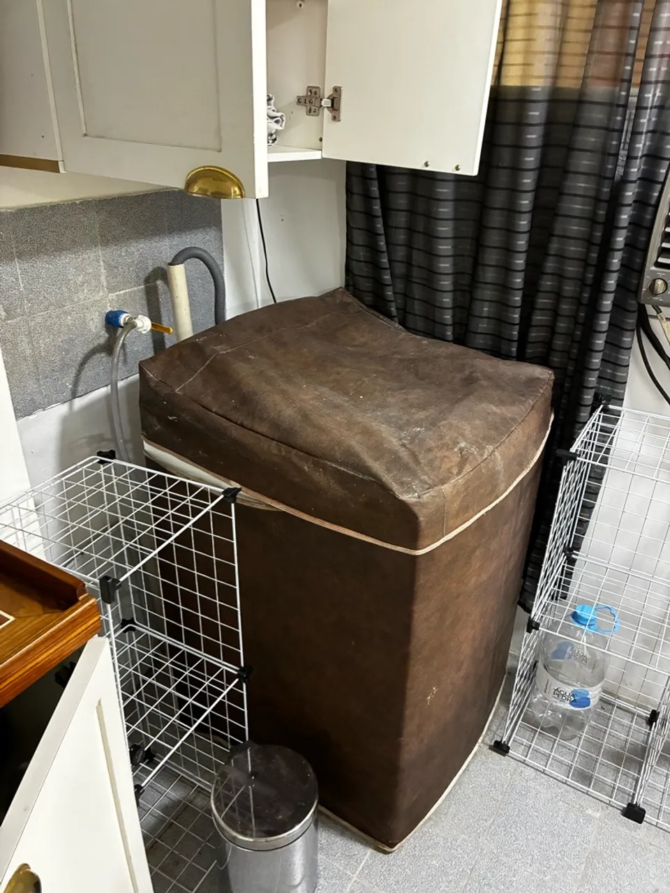 Washing machine in a one-bedroom house, 16 m²