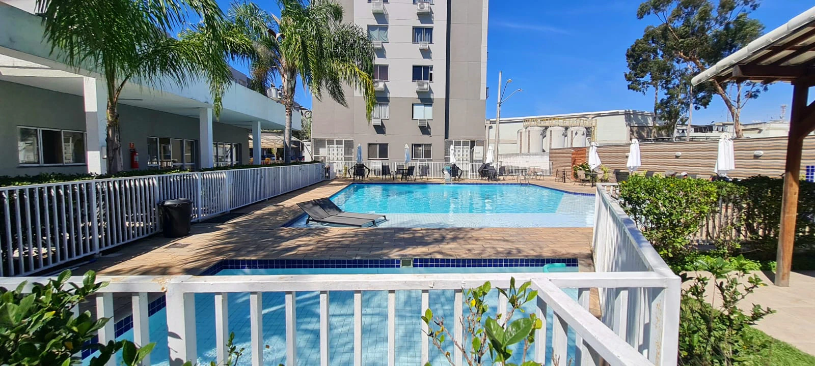 Furnished 2-bedroom apartment with 1 parking spot — photo 3