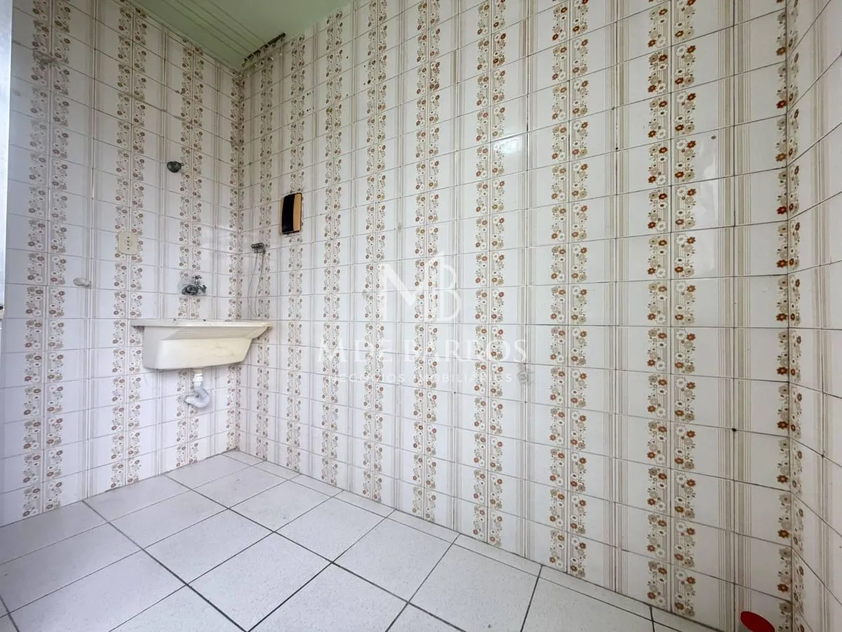 Apartamento de 2 quartos com piso de madeira ou laminado — photo 10