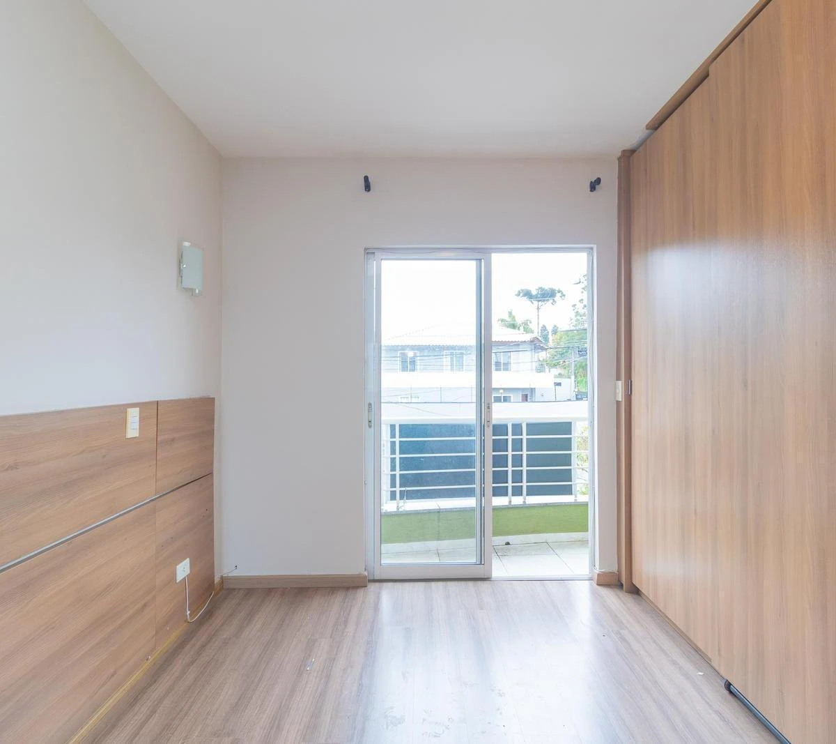 180 m² house with a home office and a bathtub — photo 6