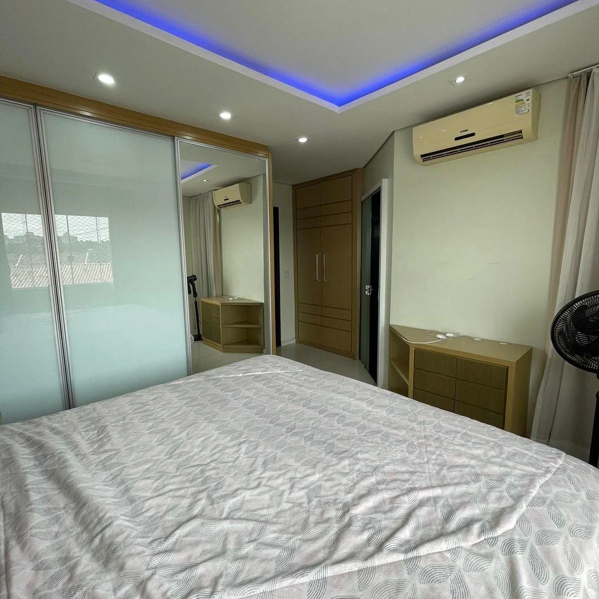 147 m² house with a bathtub and a washing machine — photo 10