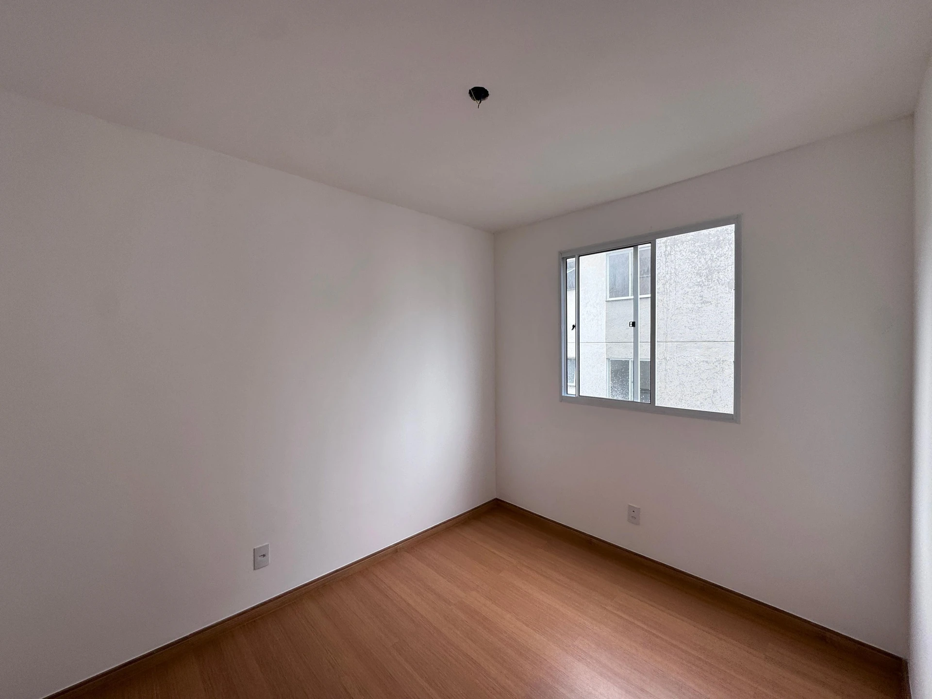 2-bedroom apartment with a closed kitchen and 1 parking spot — photo 27