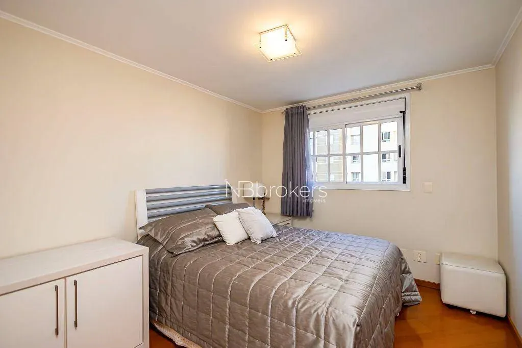3-bedroom apartment with a walk-in closet — photo 39