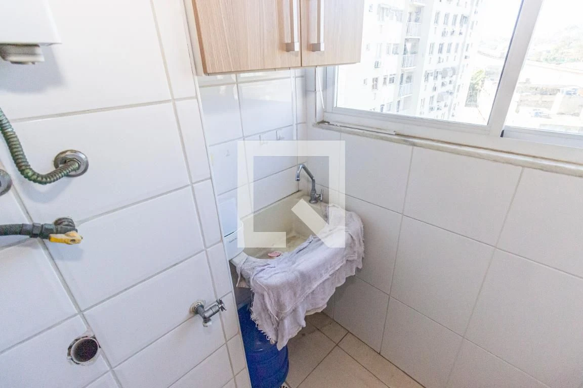 2-bedroom apartment in a building with a gym — photo 12