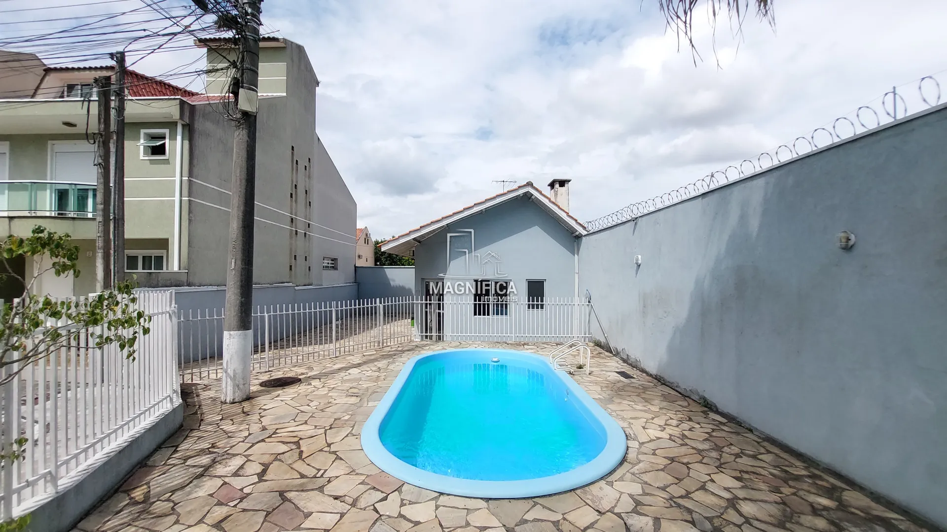 Unfurnished house with 3 en-suite bedrooms and 360 m² — photo 33