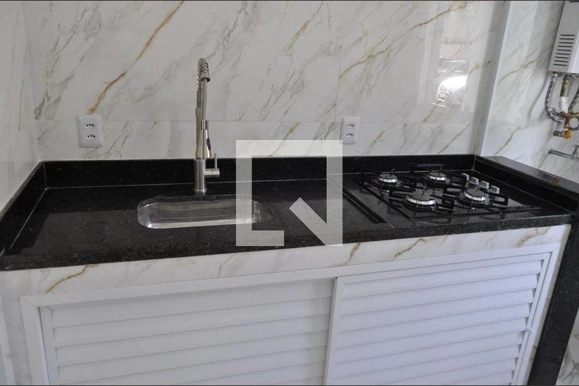 2-bedroom apartment in a building with a gym — photo 12