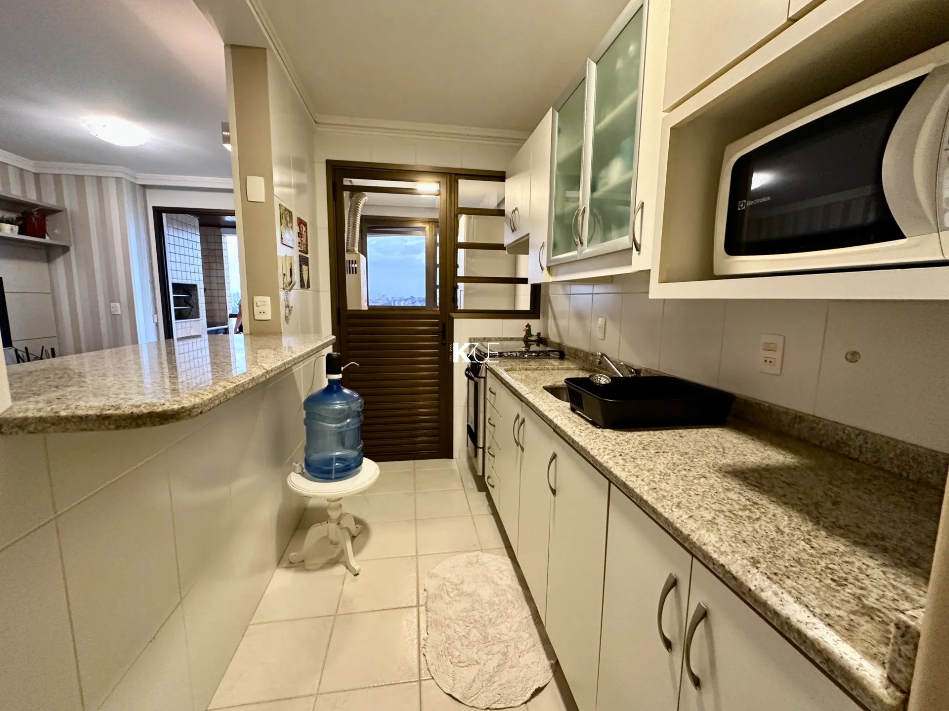 Furnished 2-bedroom apartment with suite and 89 m² — photo 8