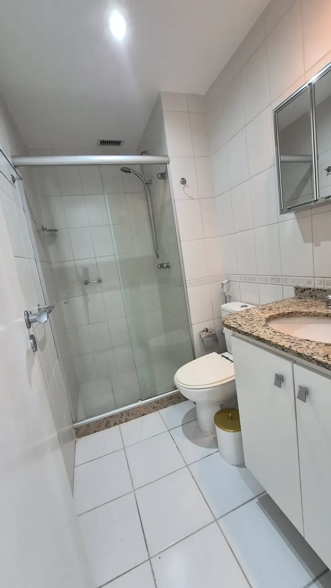 Apartment on the 6th floor with wood or laminate floors — photo 25