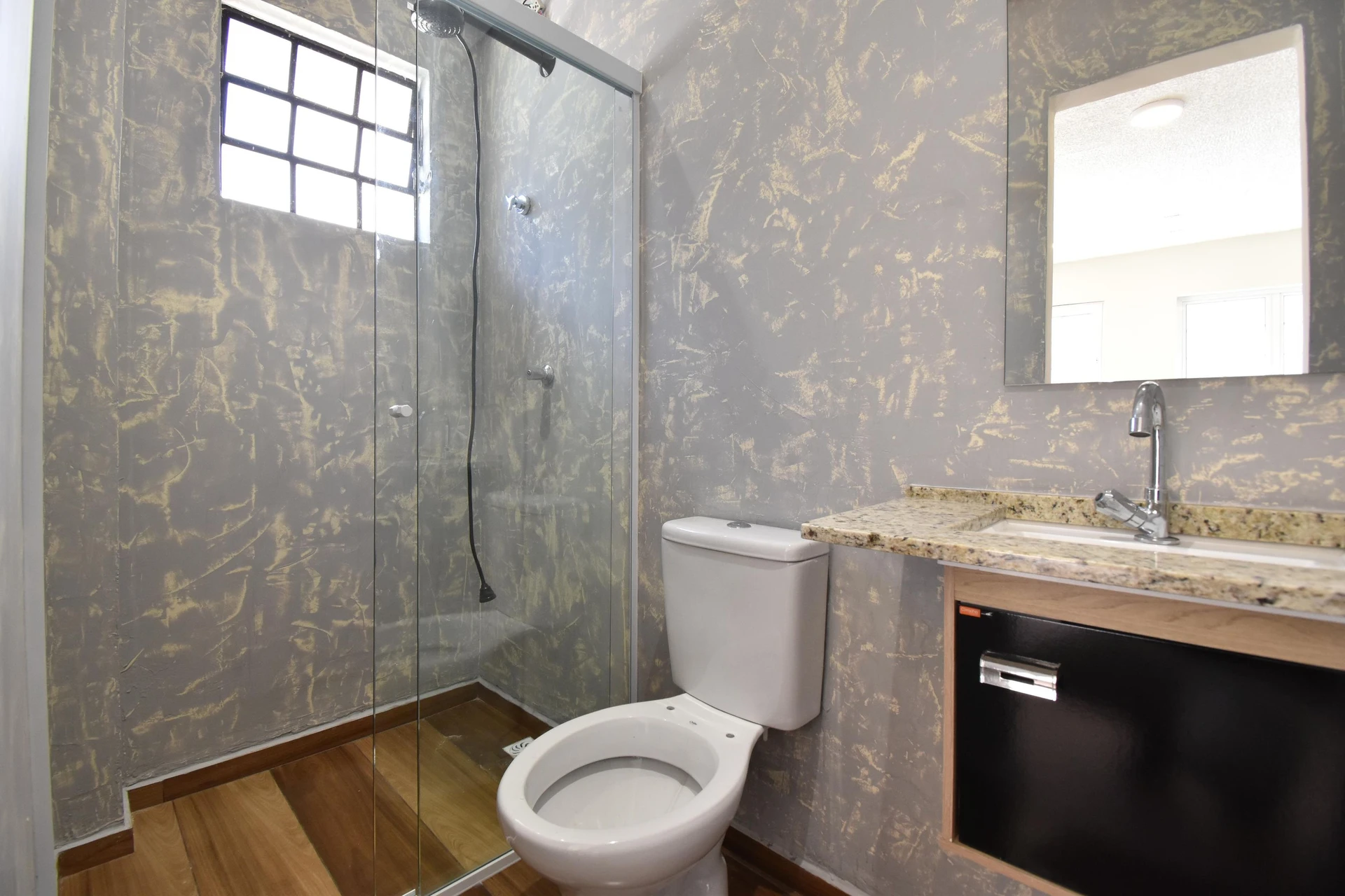 Studio, 38 m², with wood or laminate floors — photo 5