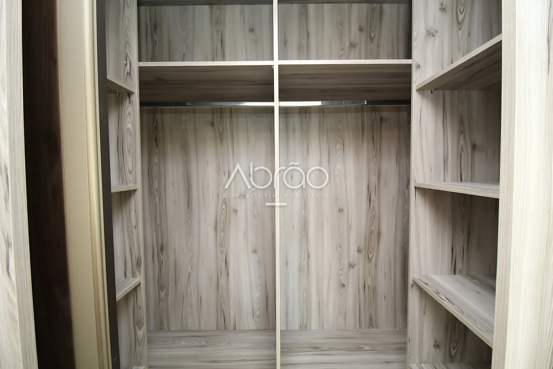 Furnished duplex apartment with 4 suites and 5 baths — photo 30