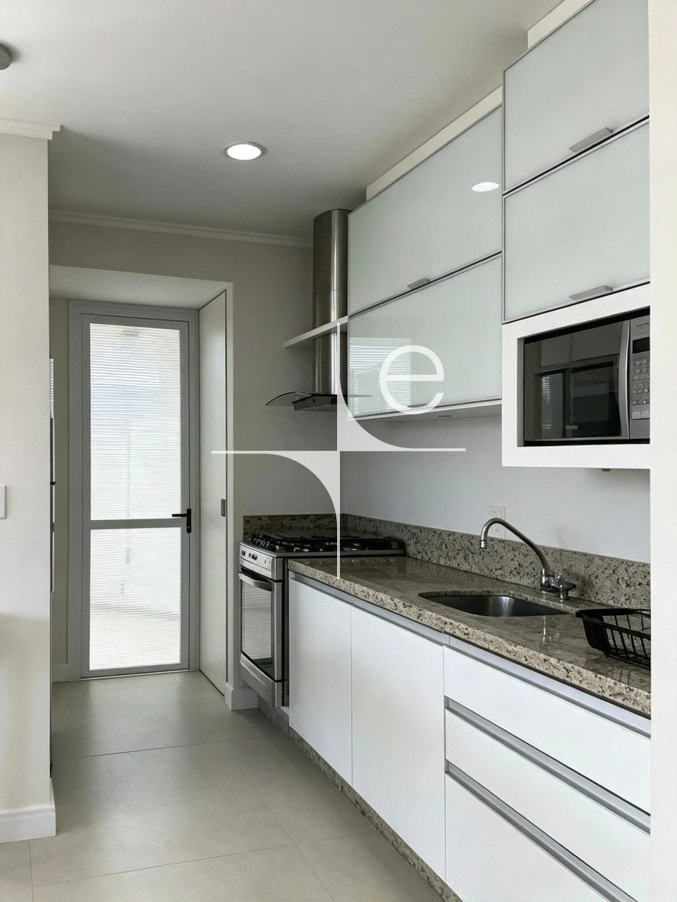 Apartment, 105 m², with a water view — photo 7