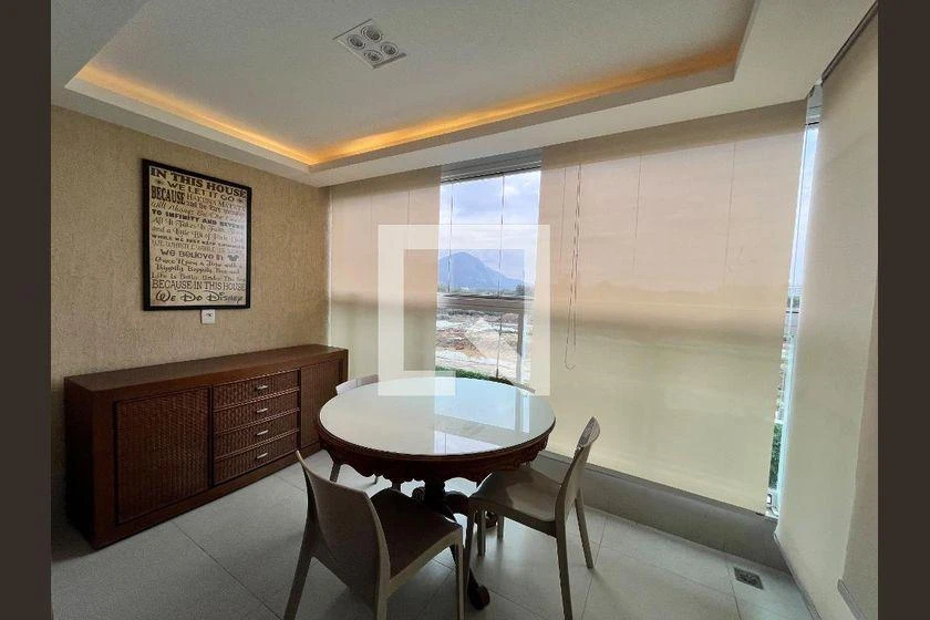 Furnished apartment, 148 m², with a glass-enclosed balcony — photo 14