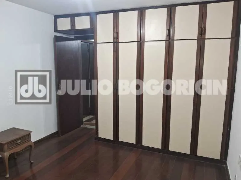 Residential house with 3 bedrooms and 4 bathrooms — photo 24