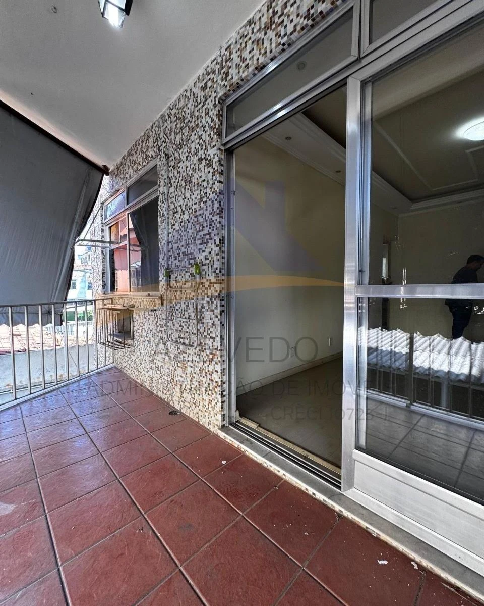 2-bedroom apartment with balcony and suite bathroom — photo 14
