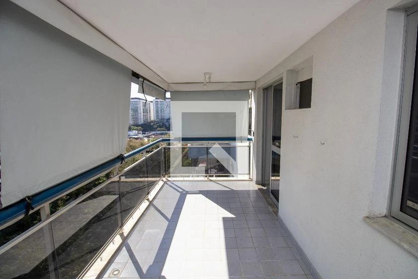 2-bedroom apartment in a building with a gym — photo 15