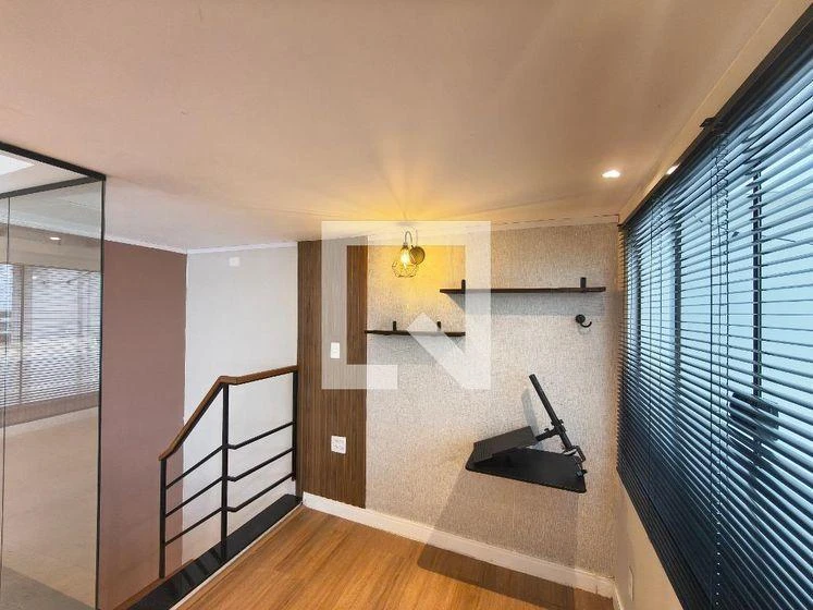 3-bedroom apartment with a glass-enclosed balcony — photo 38