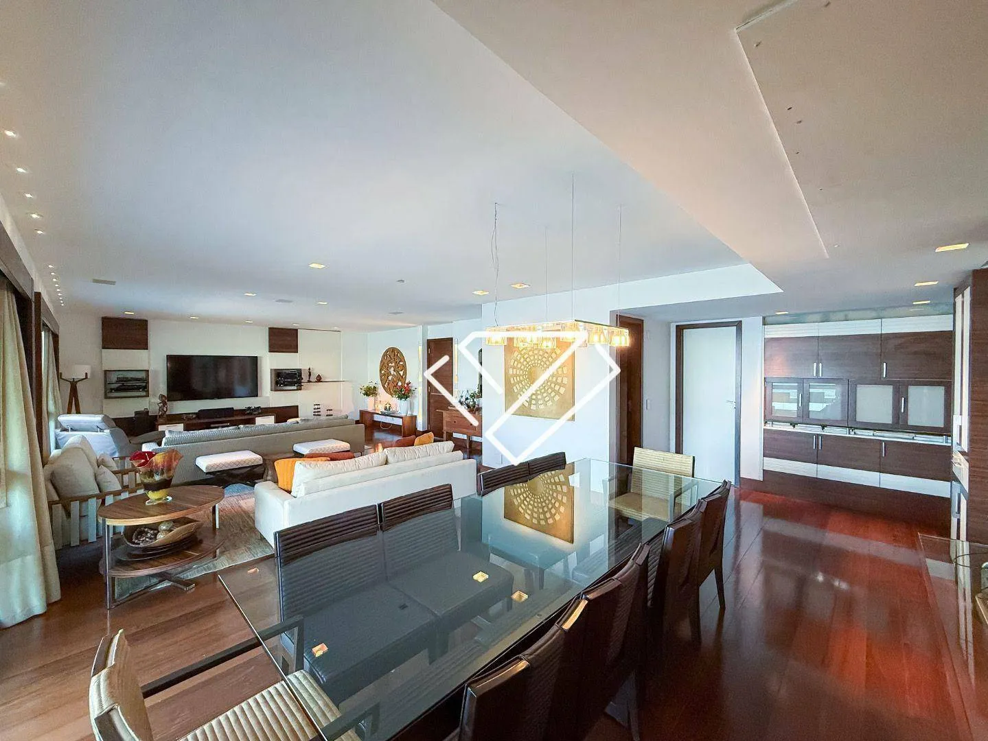 Furnished apartment with 4 en-suites and 258 m² — photo 6