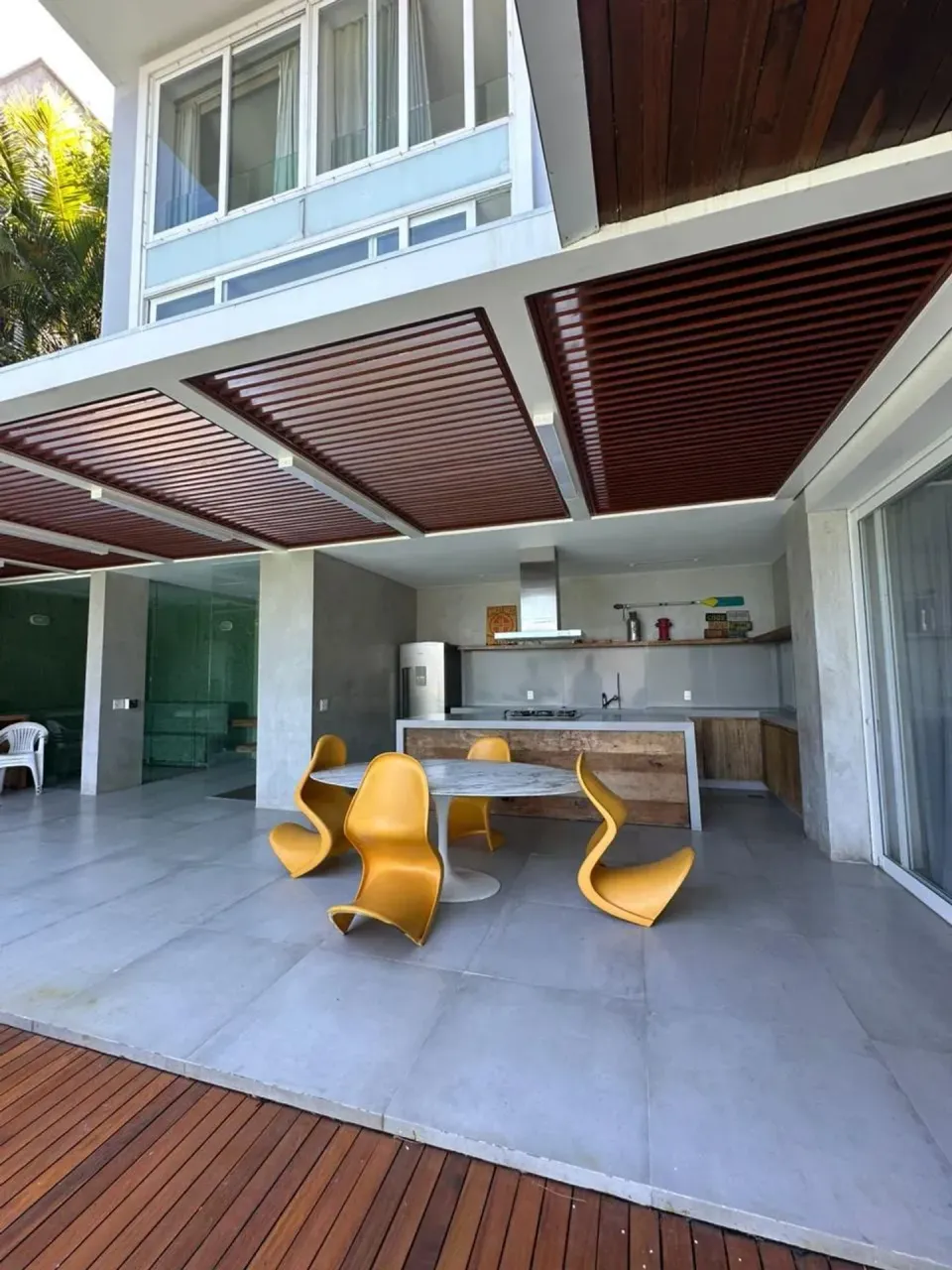 Furnished house with 4 bedrooms, balcony and 5 bathrooms — photo 17