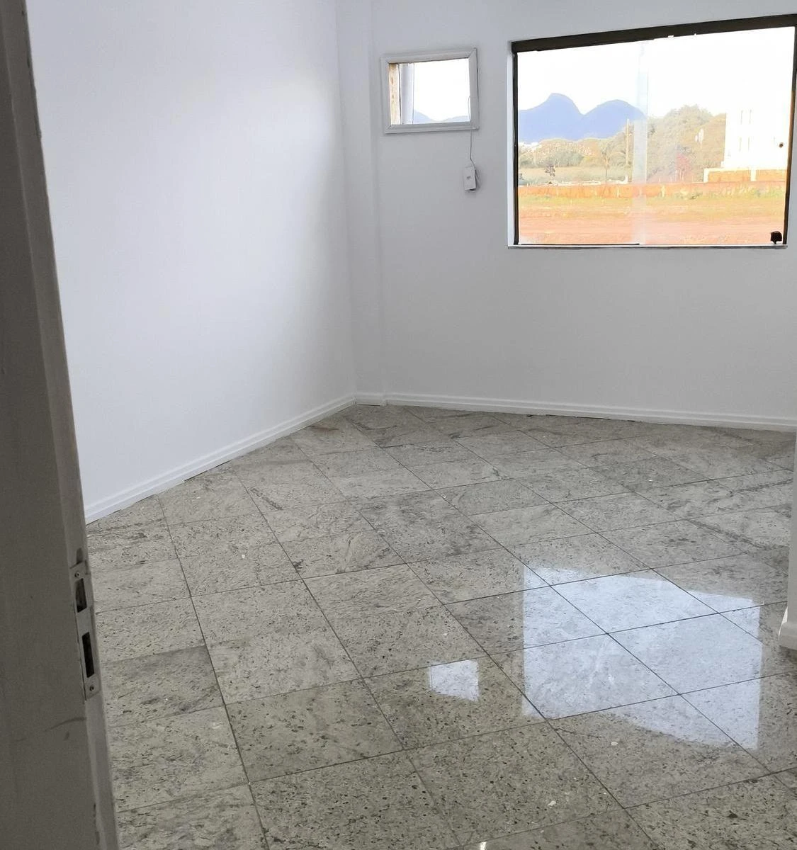 Casa com 4 suítes e 350 m², cozinha com fogão a gás — photo 8