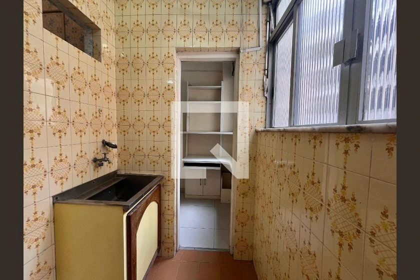 Apartamento de 2 quartos em condomínio com academia