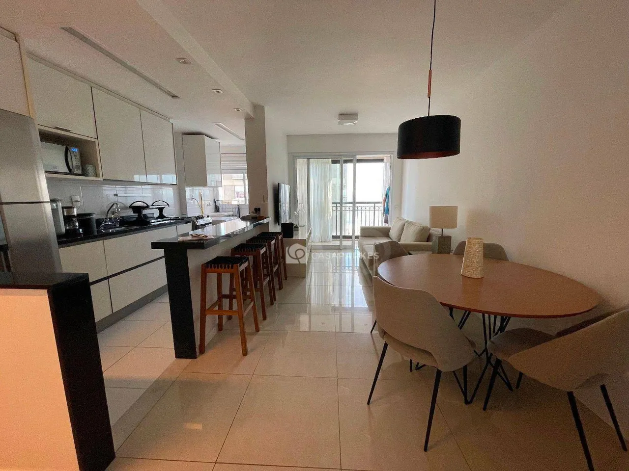 Furnished 2-bedroom apartment with enclosed balcony