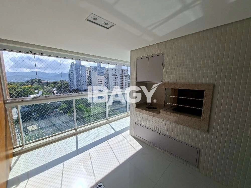 Furnished apartment with 2 en-suite bedrooms and 4 parking — photo 2