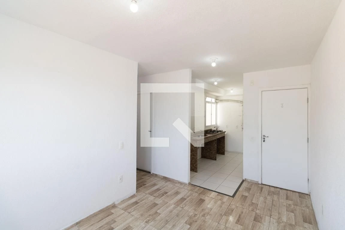 Unfurnished 2-bedroom apartment with 1 bath and parking