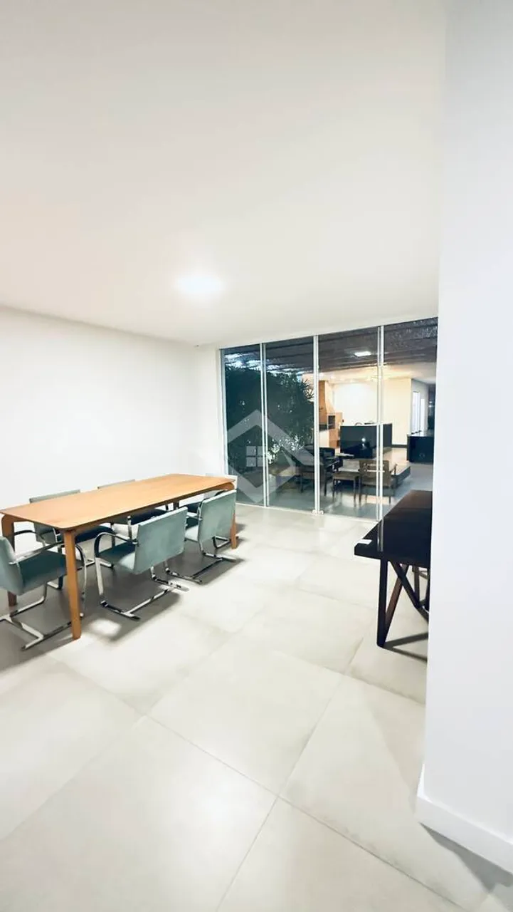 Casa com 5 quartos e cozinha integrada — photo 15
