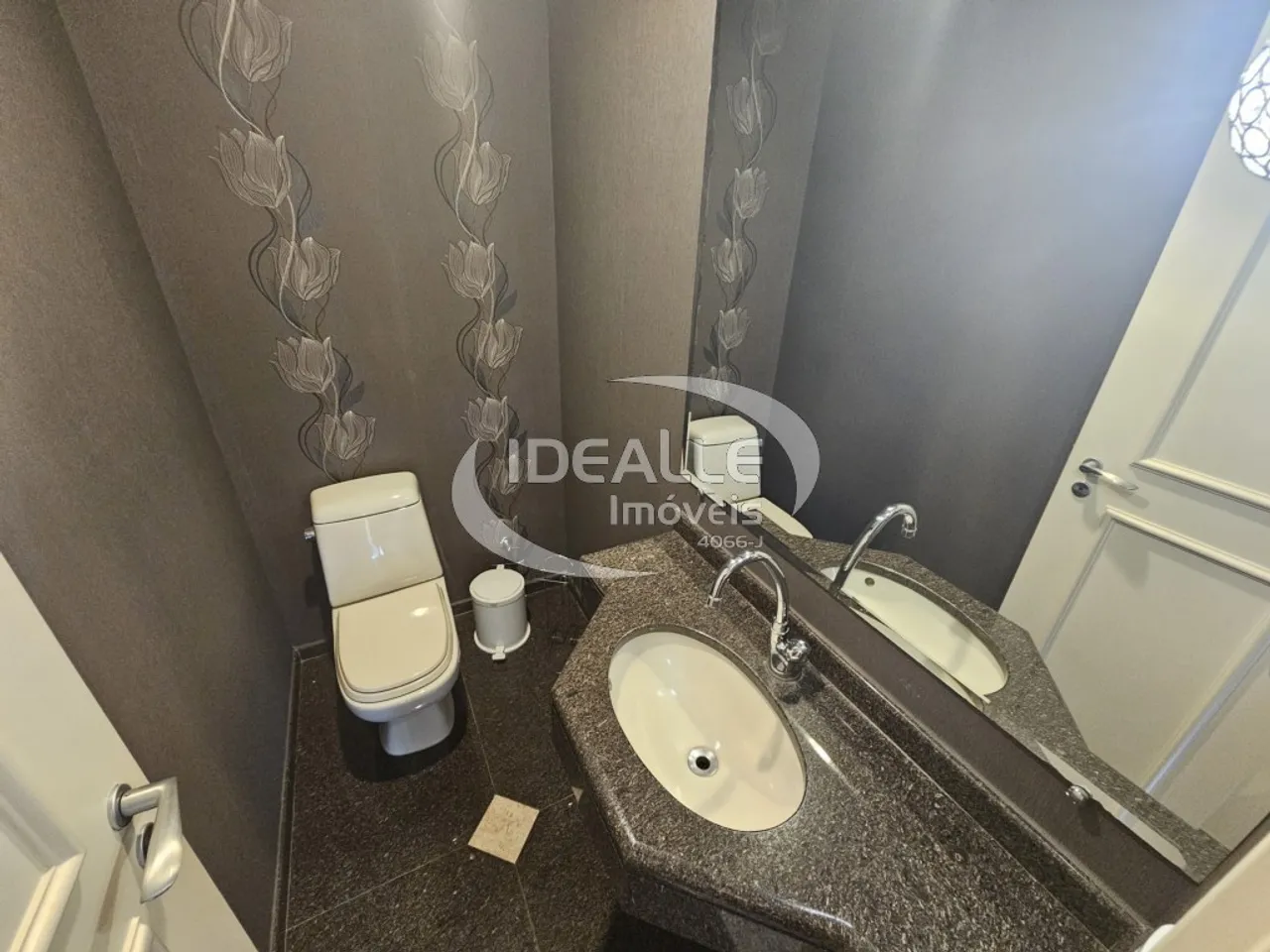 Apartamento de 3 suites con 335 m² y balcón — photo 13