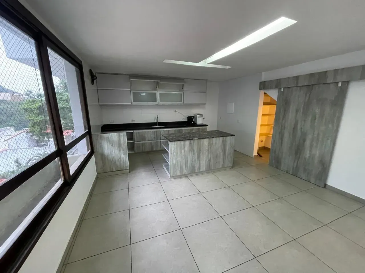 Casa triplex com 4 quartos, 2 banheiros e vaga — photo 4