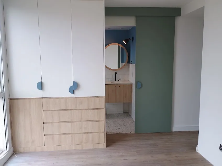 Apartamento de 3 quartos com janelas do piso ao teto — photo 31