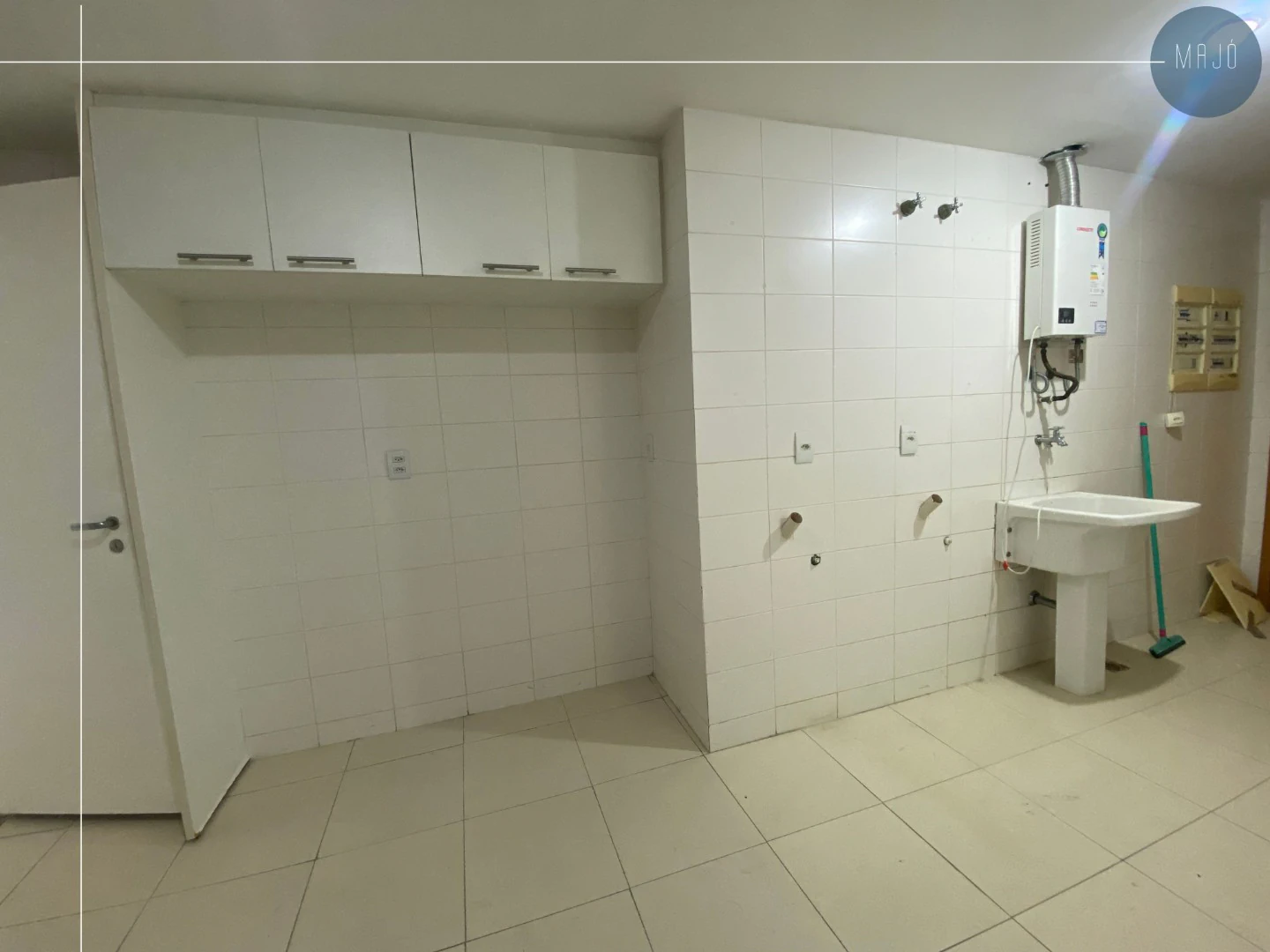 4-bedroom apartment with a mountain view in Rio de Janeiro — photo 8