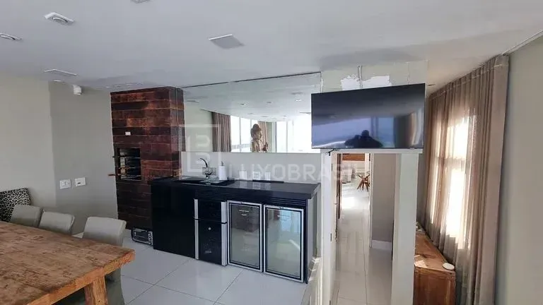 Furnished apartment with 3 bedrooms and water view — photo 18