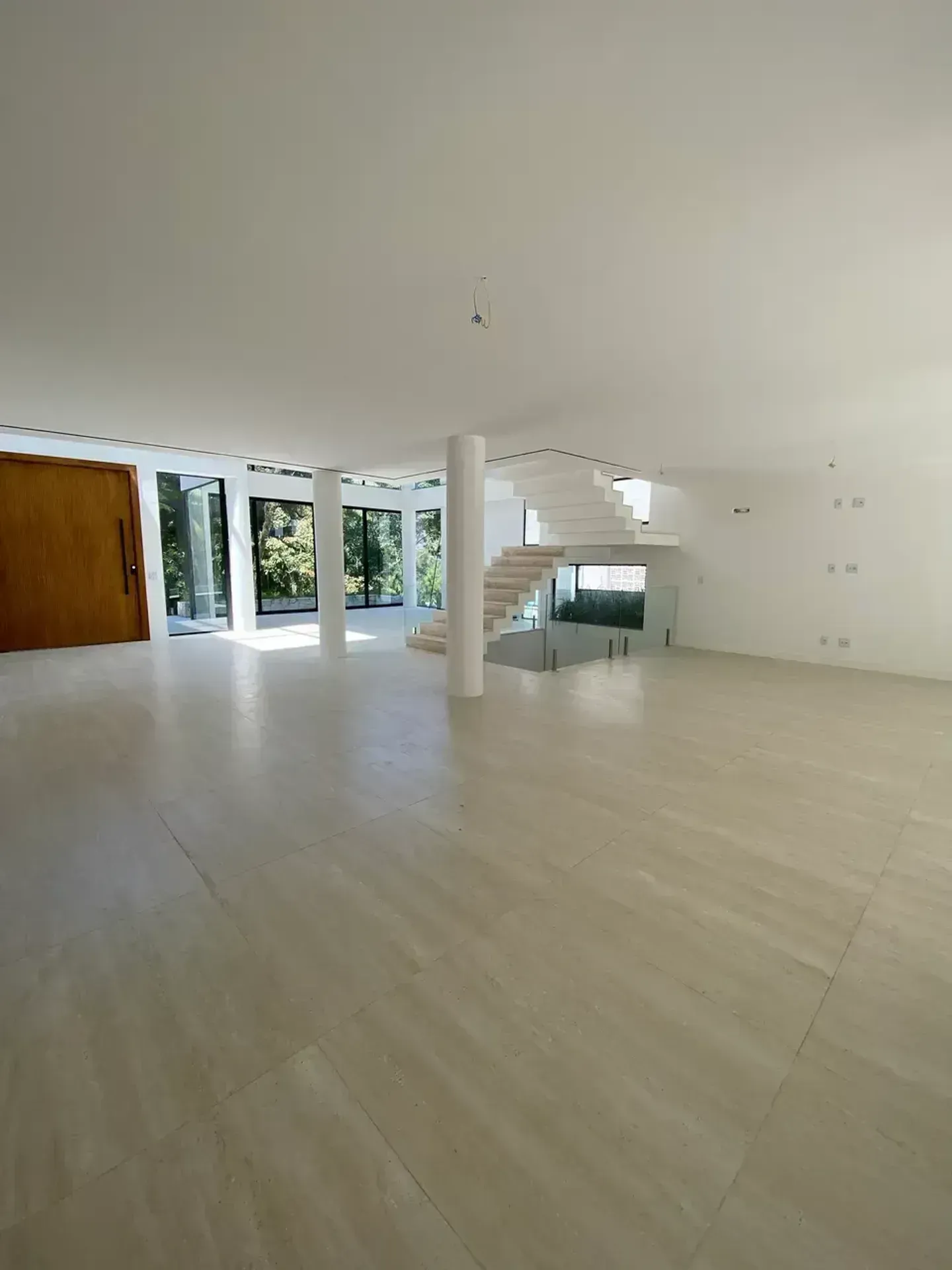 Unfurnished house with 5 bedrooms and 5 bathrooms — photo 8