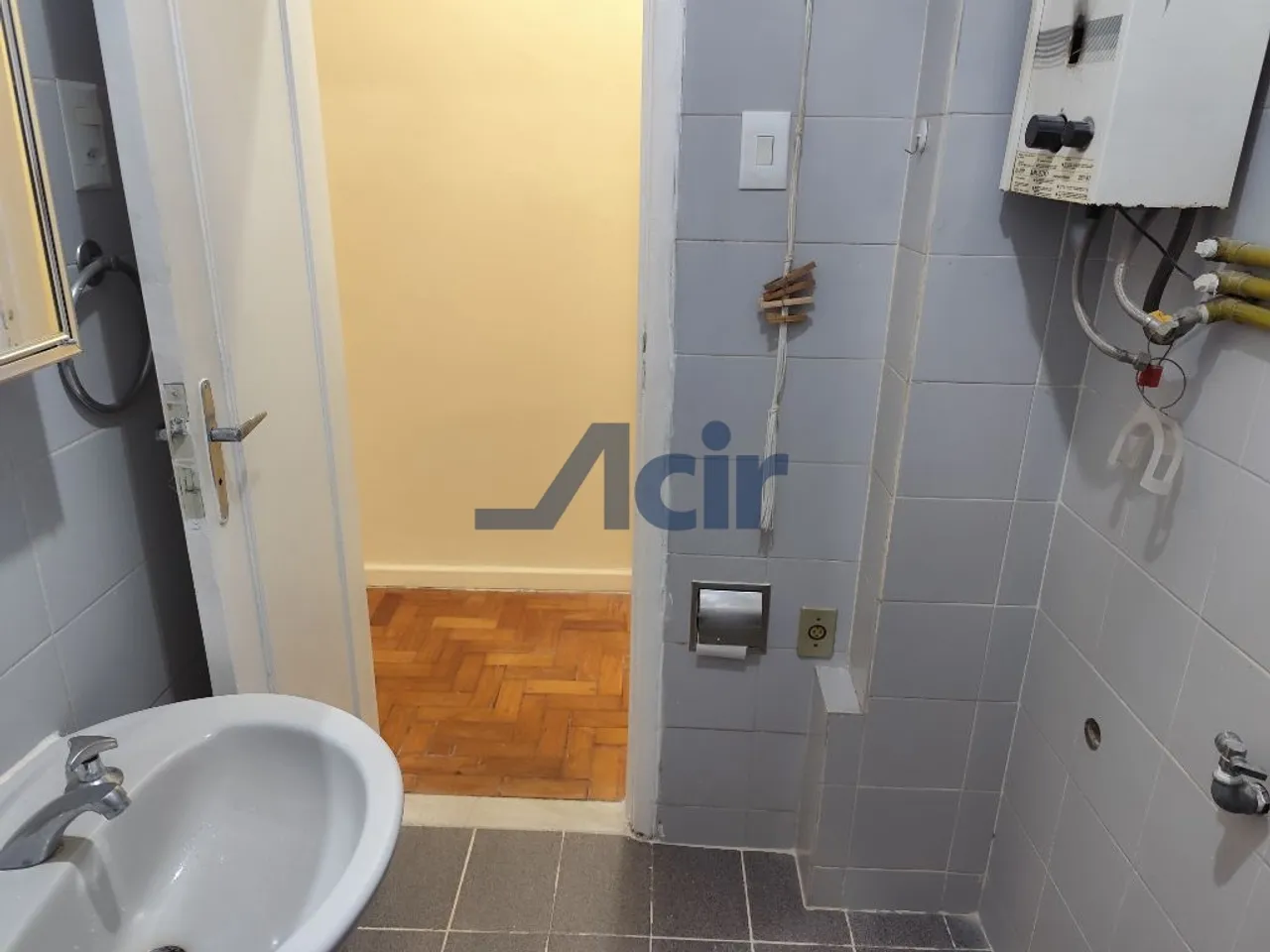 1-bedroom 1-bath apartment with a kitchenette corner — photo 8