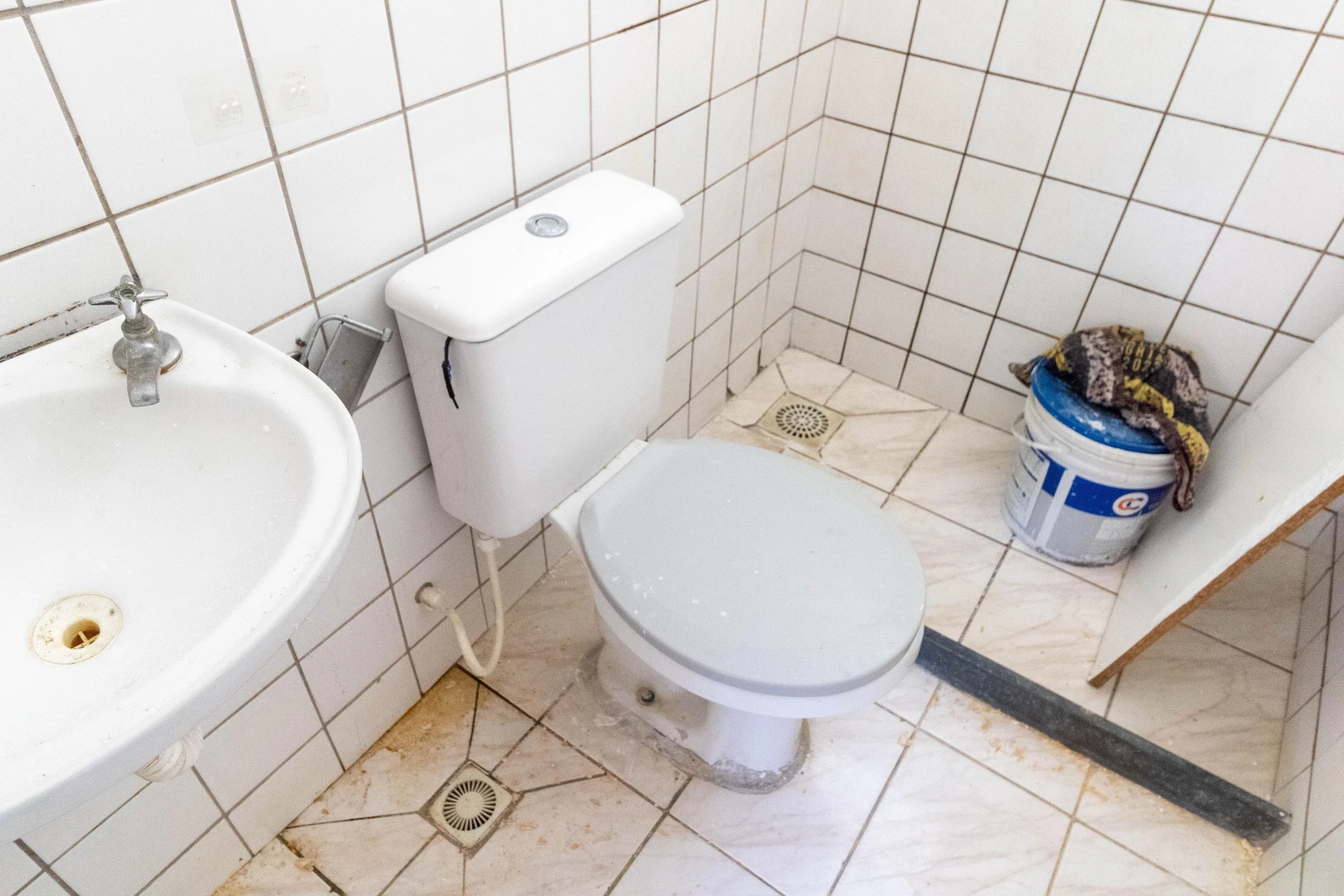 Пустая квартира с 2 спальнями и отдельной кухней — photo 28