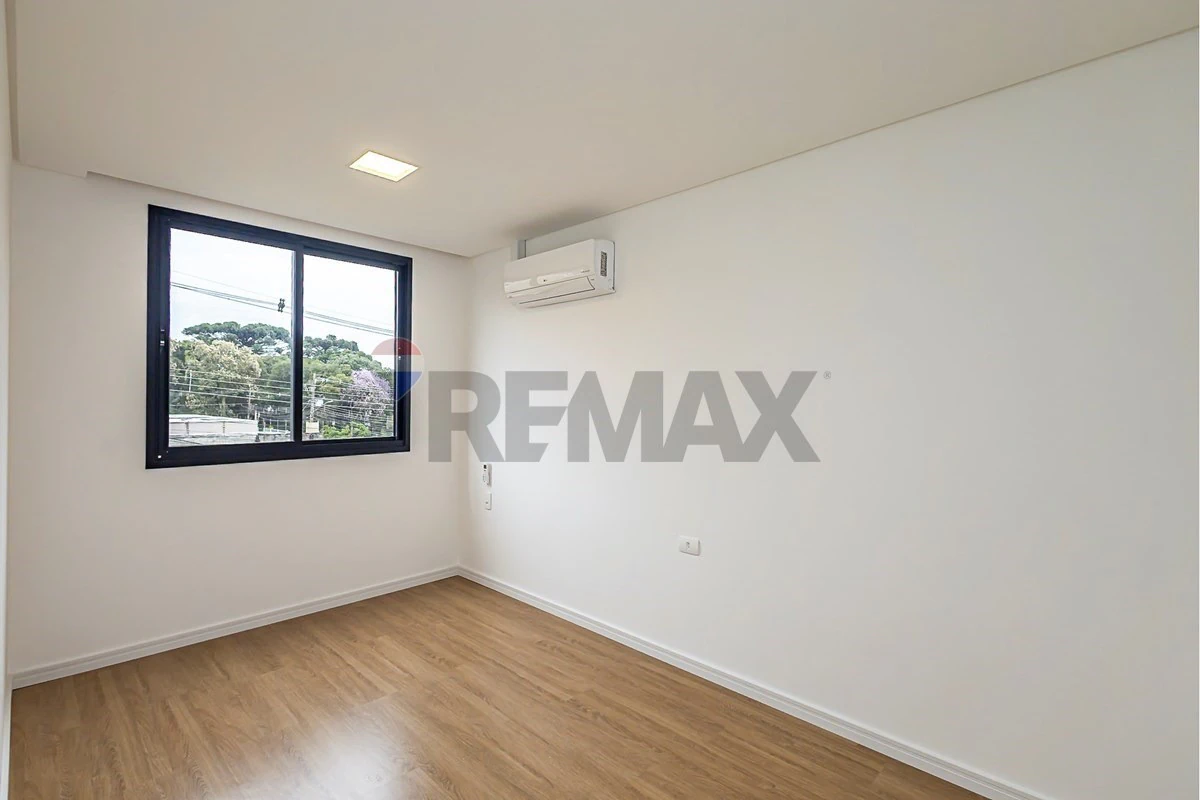 2-bedroom apartment with floor-to-ceiling windows — photo 10