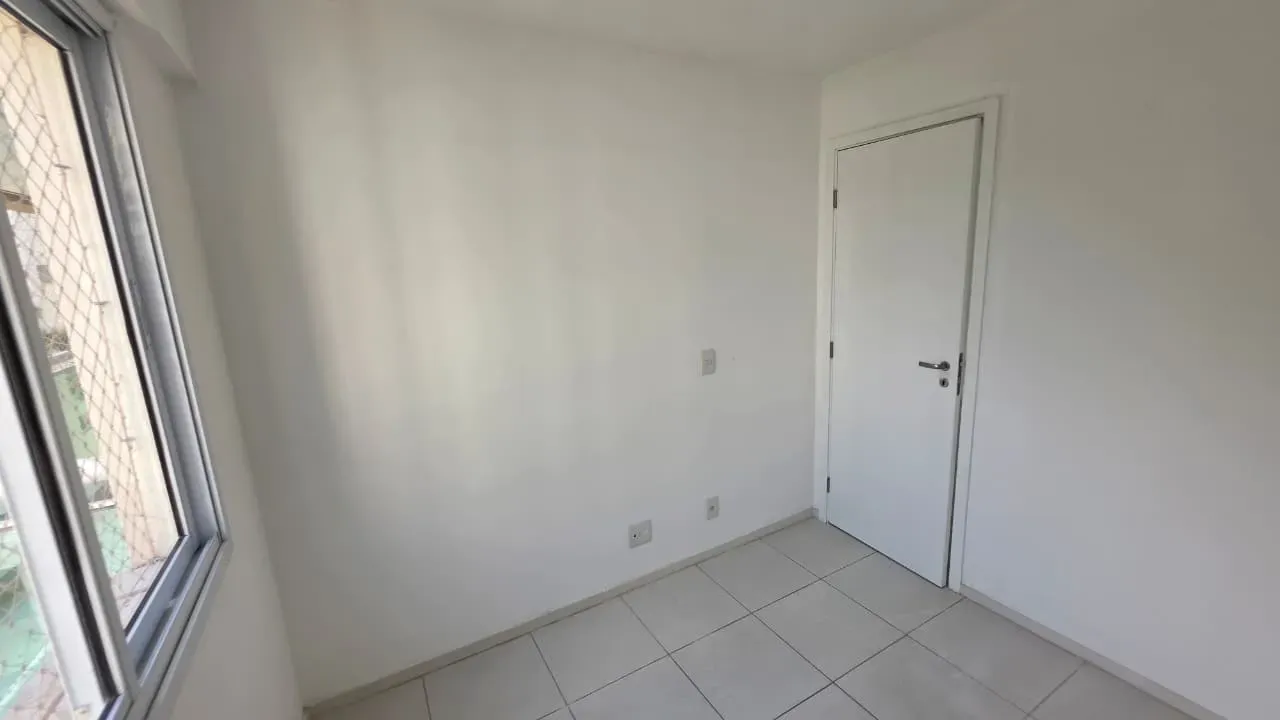 2-bedroom apartment in a building with a coworking space — photo 10