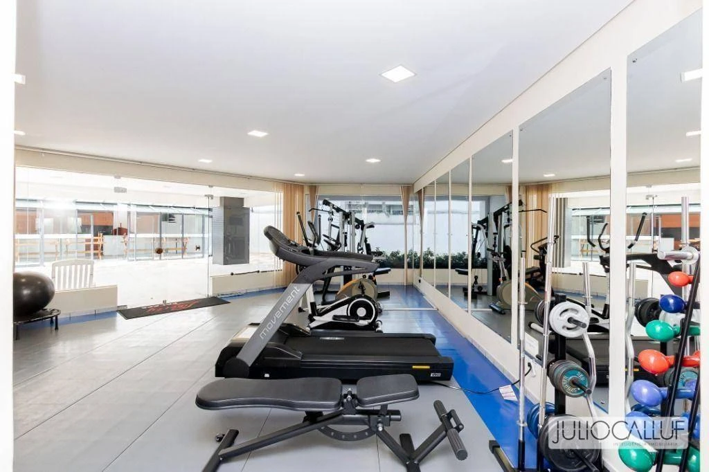 Застеклённый балкон и 3 спальни: квартира 151 м² — photo 28