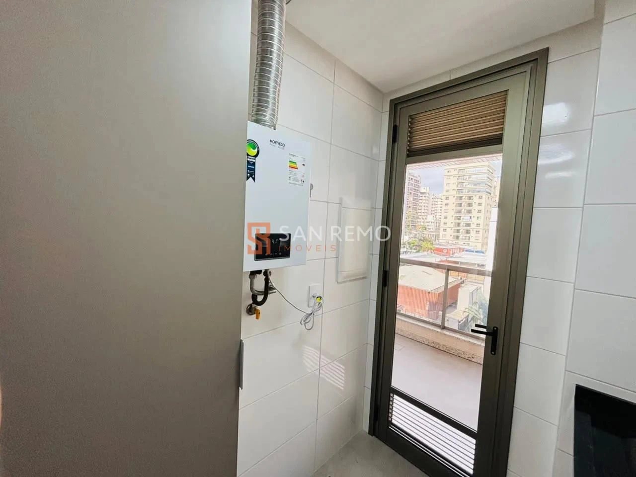 Furnished apartment, 95 m², with a grill on the balcony — photo 20