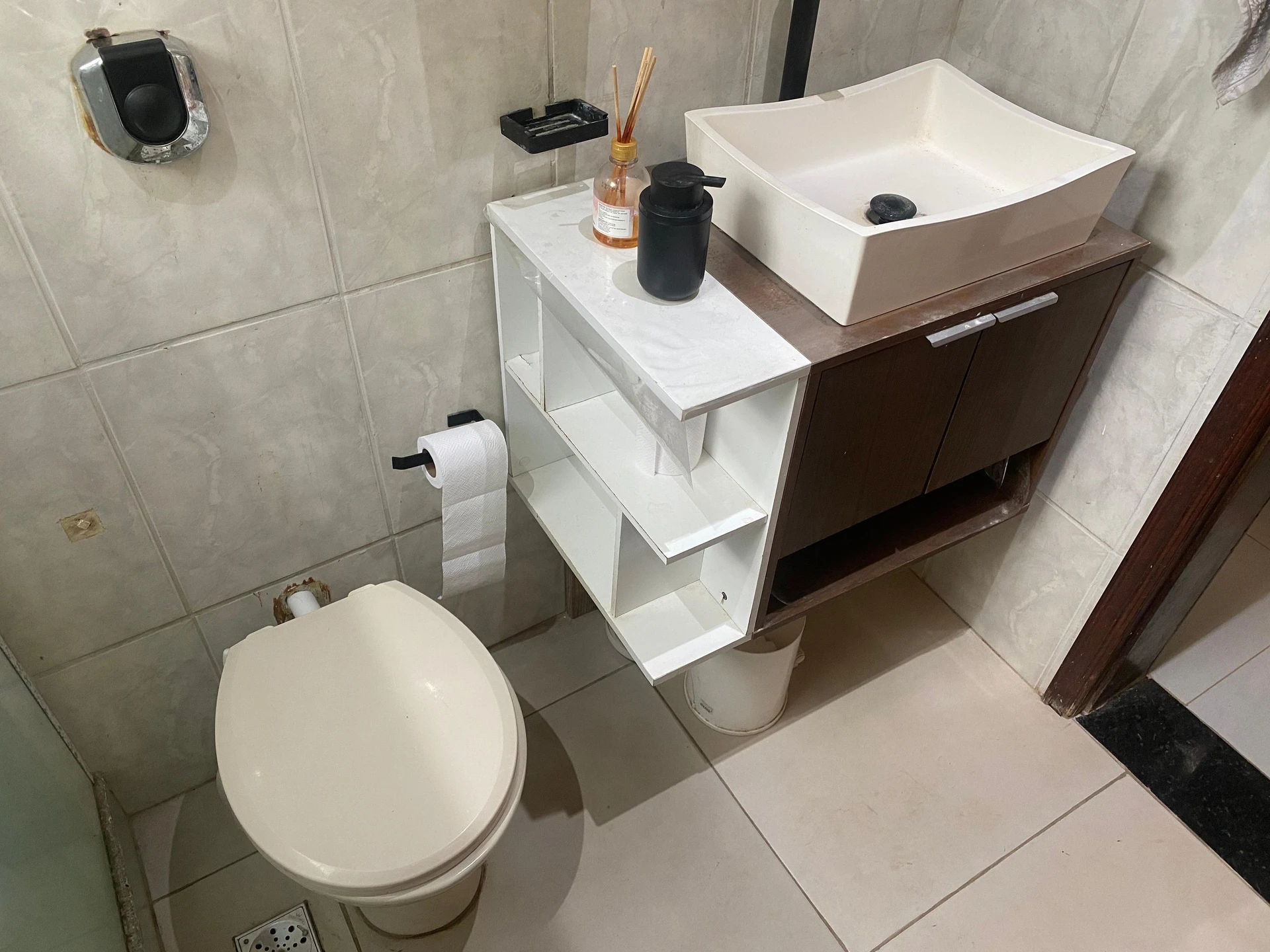 House with 6 bedrooms, 4 bathrooms and 3 parking spots — photo 38