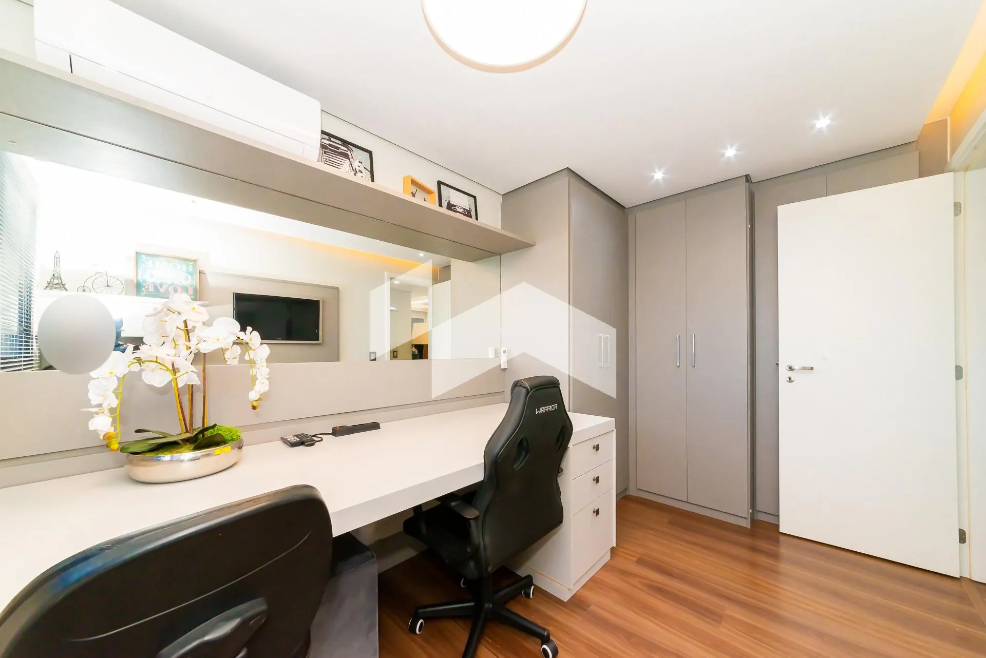 76 m² apartment with 2 bedrooms and an open-plan kitchen — photo 24