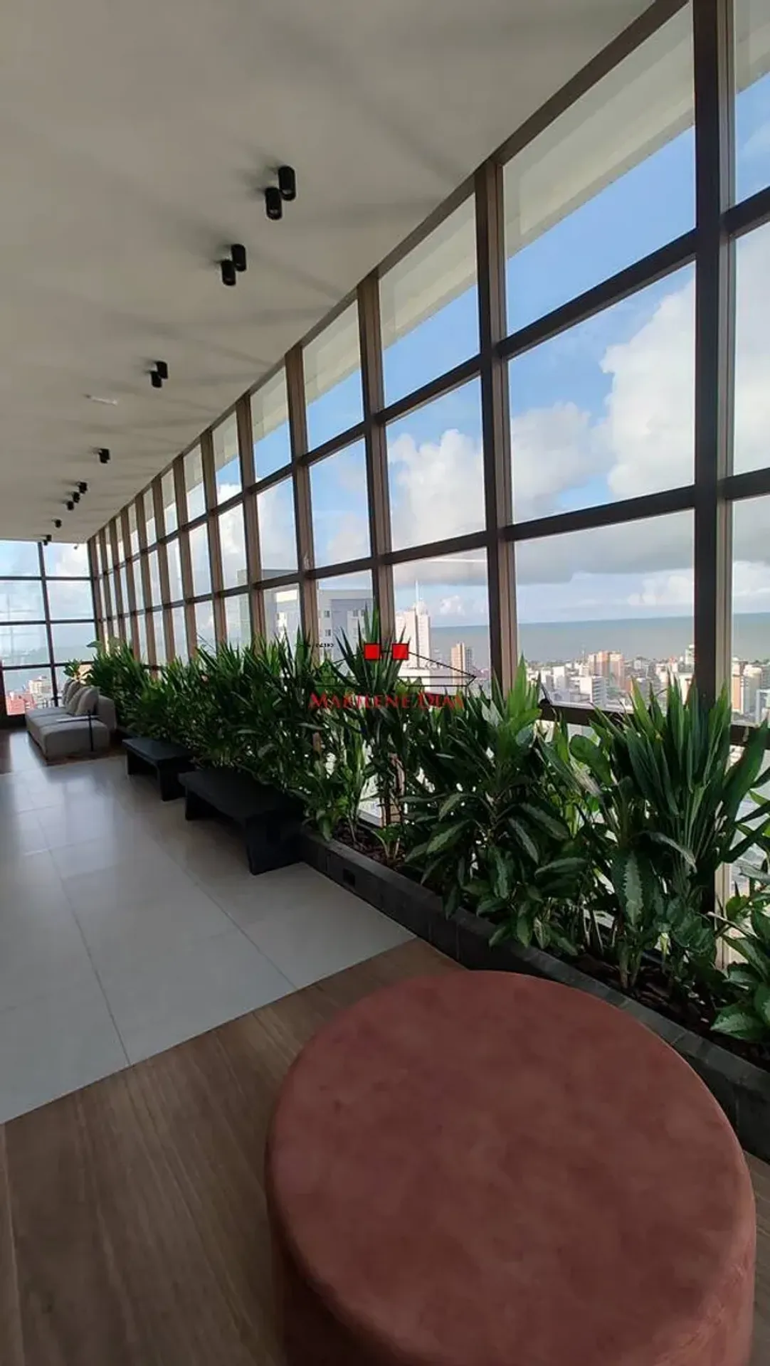 Furnished apartment, 30 m², with floor-to-ceiling windows — photo 23