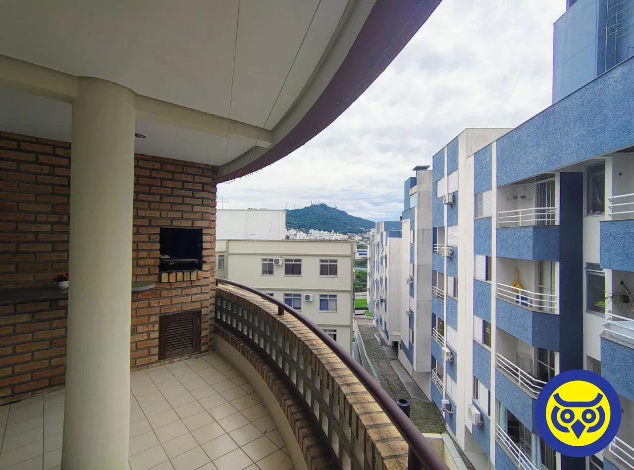 2-bedroom apartment with a mountain view in Florianópolis — photo 6