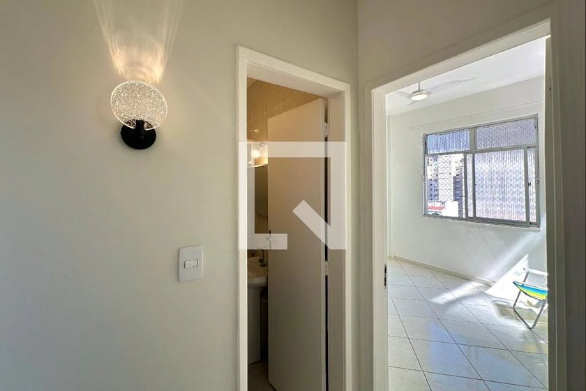 Apartamento de 1 quarto com cozinha integrada e 45 m²