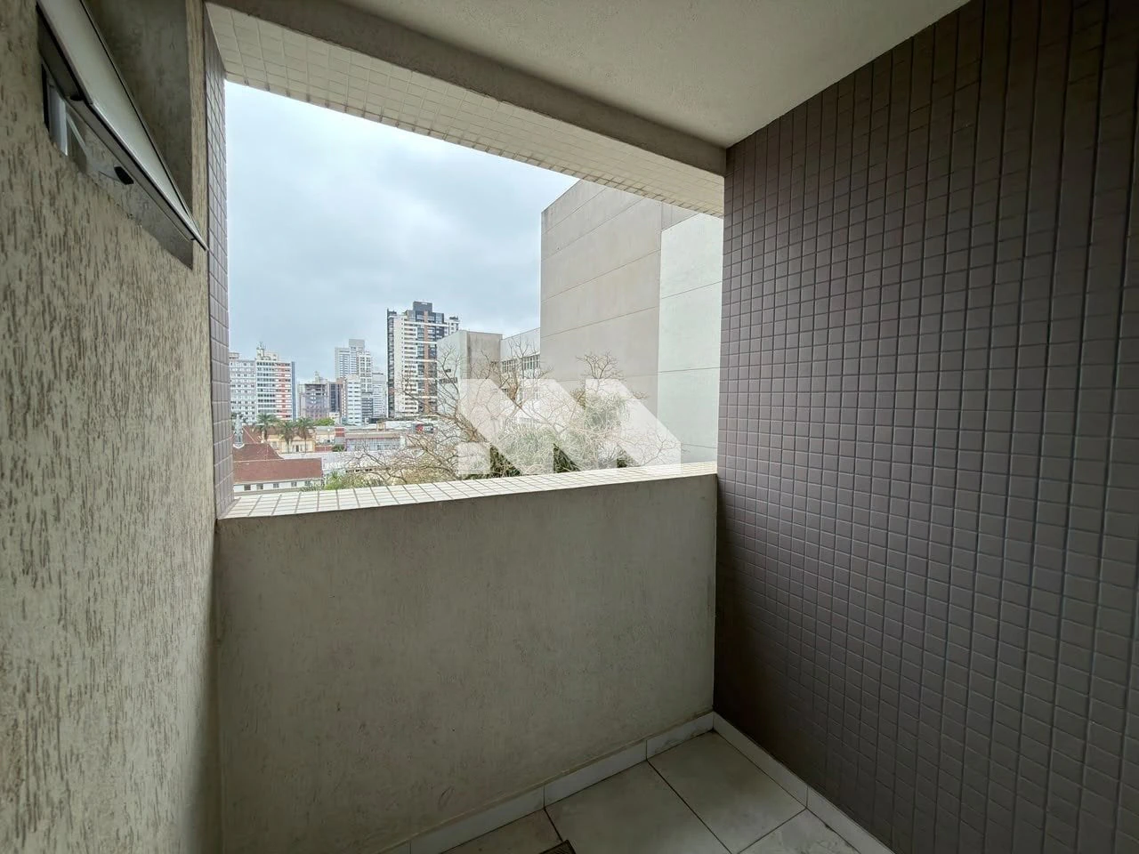 Home office in a one-bedroom apartment, 26 m² — photo 8
